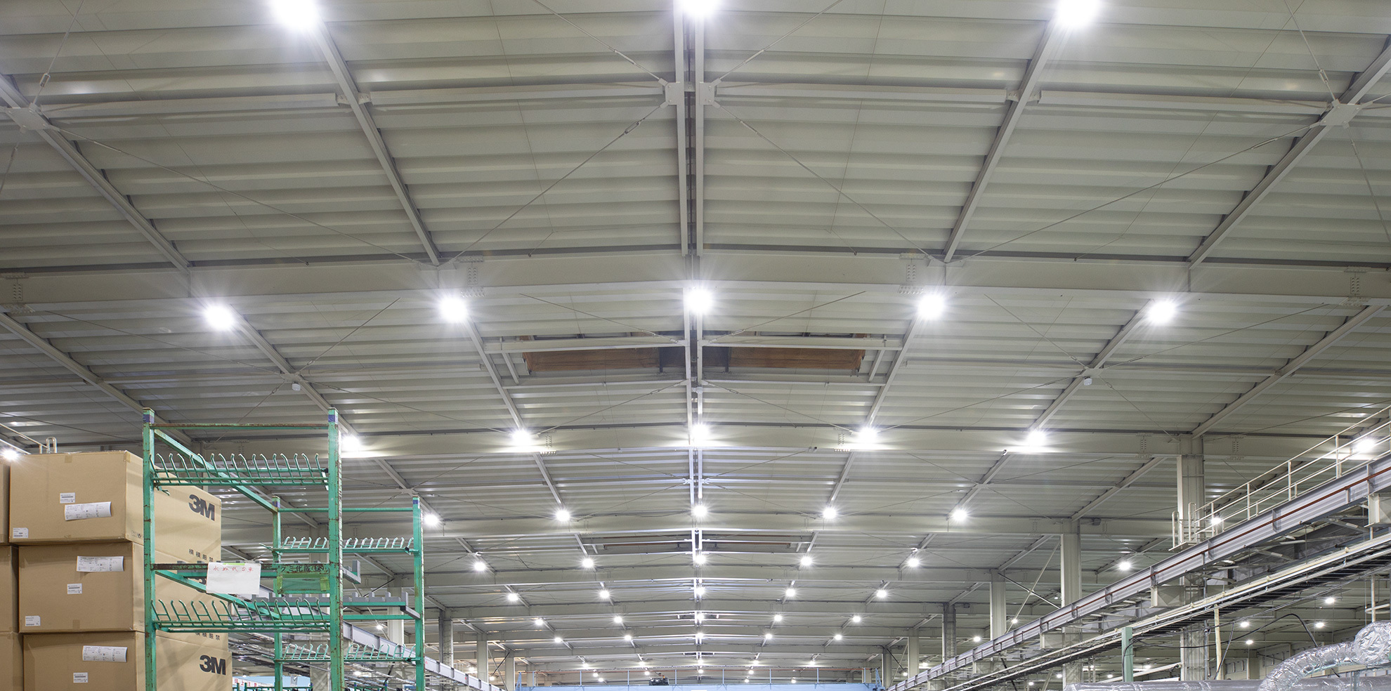 LED照明を導入した工場・倉庫