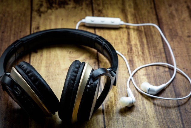 Headphone