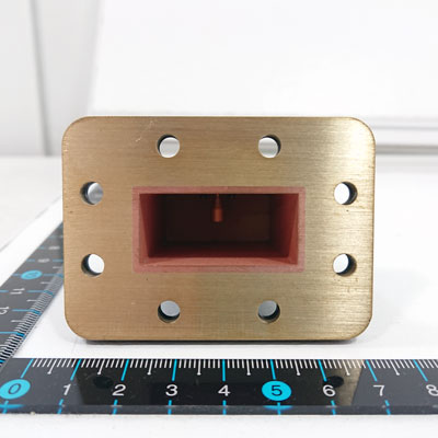 L137A-SF-CF 同軸導波管変換器