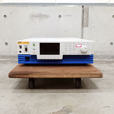 PCR2000WEA/AC5.5-1P3M-M6C-3S 交流安定化電源