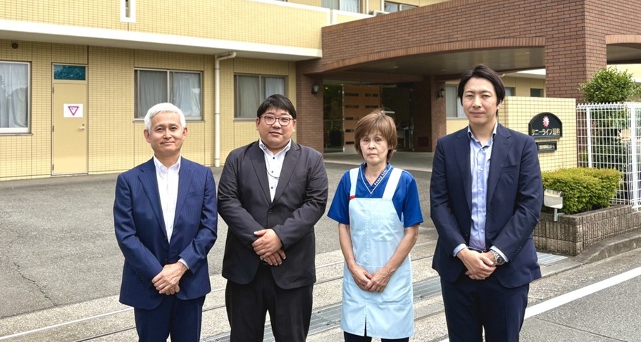 清掃ロボットが変えた、介護現場の“当たり前”